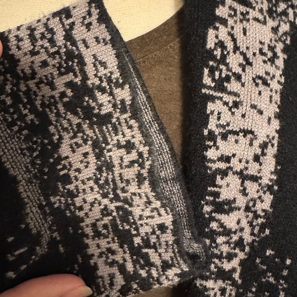 Ming Wang Black and Gray Cardigan with Geometric Design - Picture 6 of 7